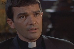 090929_movie-The-Body-2001-Antonio-Banderas-as-Jesuit-priest