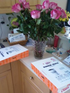 091113-0946_bridal-shower-flowers-donuts